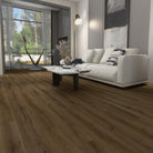 Alternatives Wohnzimmer mit Klebevinyl Eiche Geraeuchert Vågå als Bodenbelag